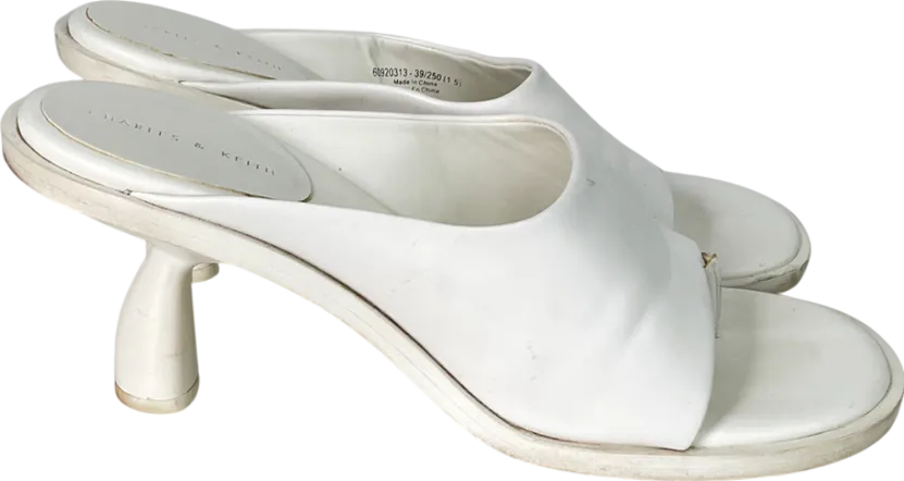 Charles & Keith White Alma Thong Mules UK 6 EU 39 👠