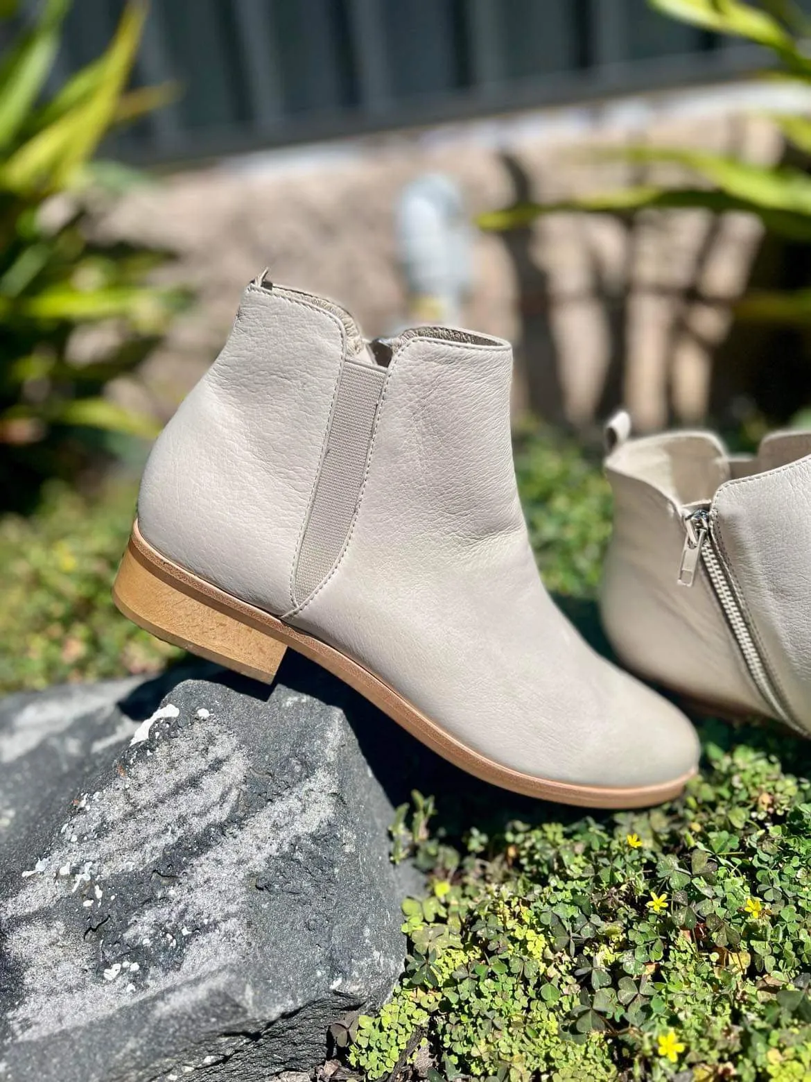 Inflict Boots - Almond Leather