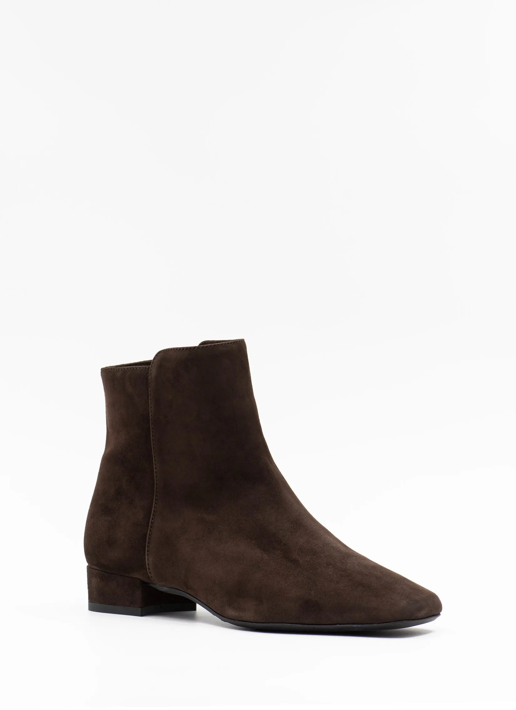 Square toe boots in brown suede